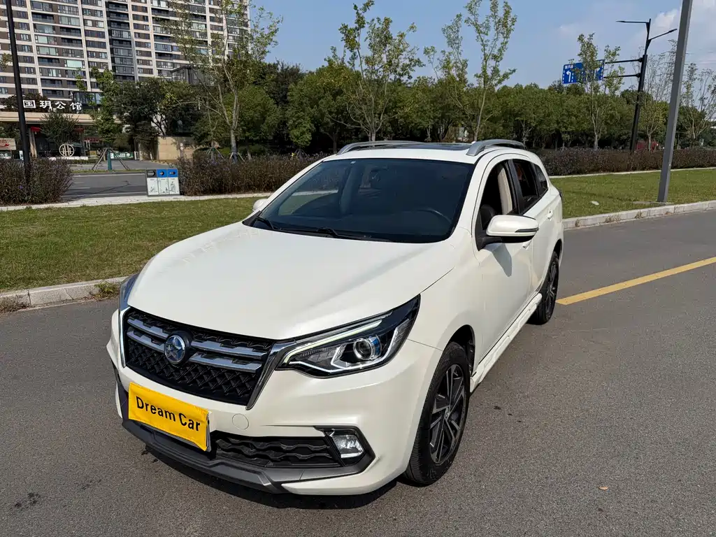 Venucia T70