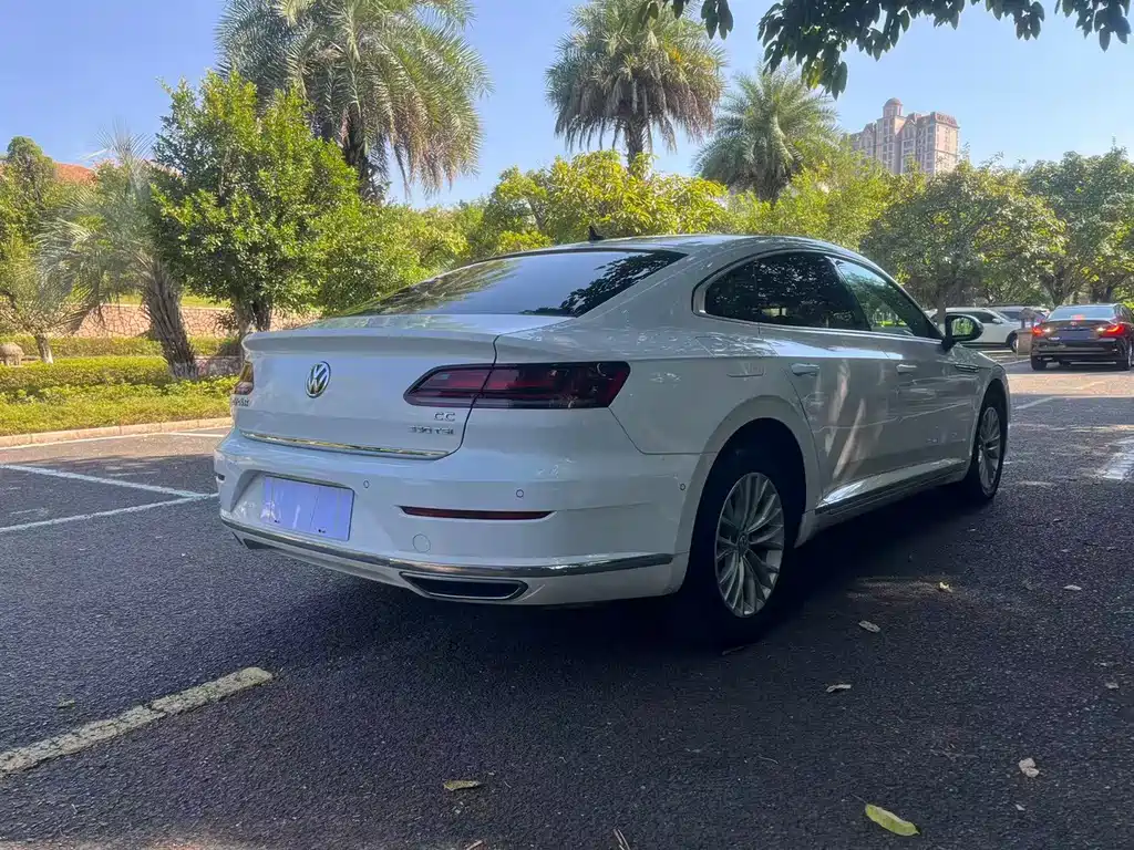 Volkswagen CC — фото 9