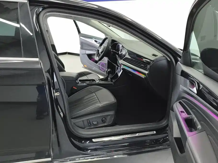 Volkswagen Passat — фото 8