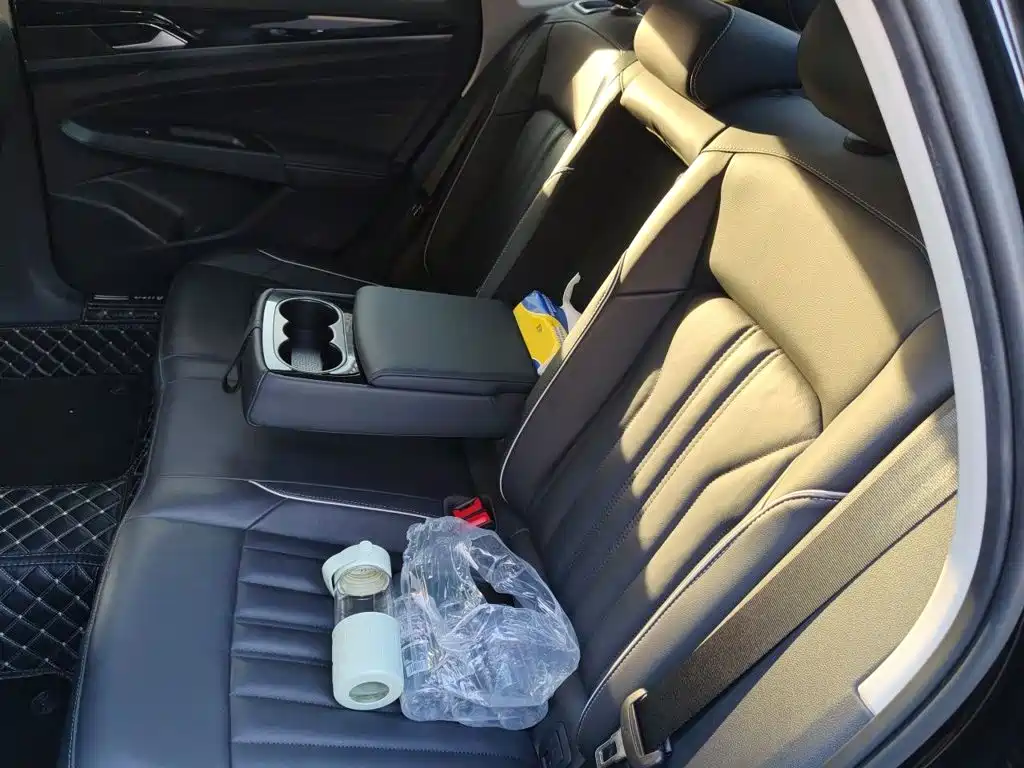 Volkswagen Passat — фото 18