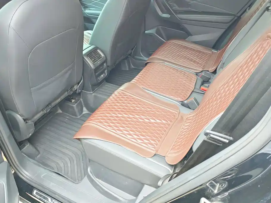 Volkswagen Tiguan L — фото 11