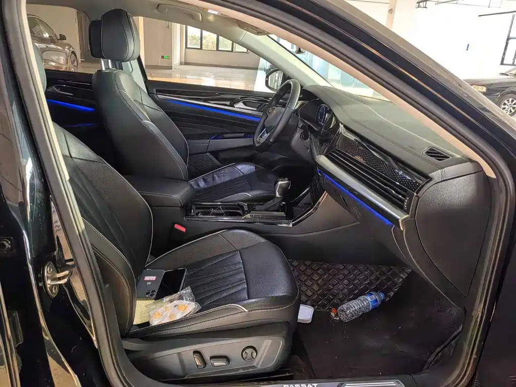 Volkswagen Passat — фото 11