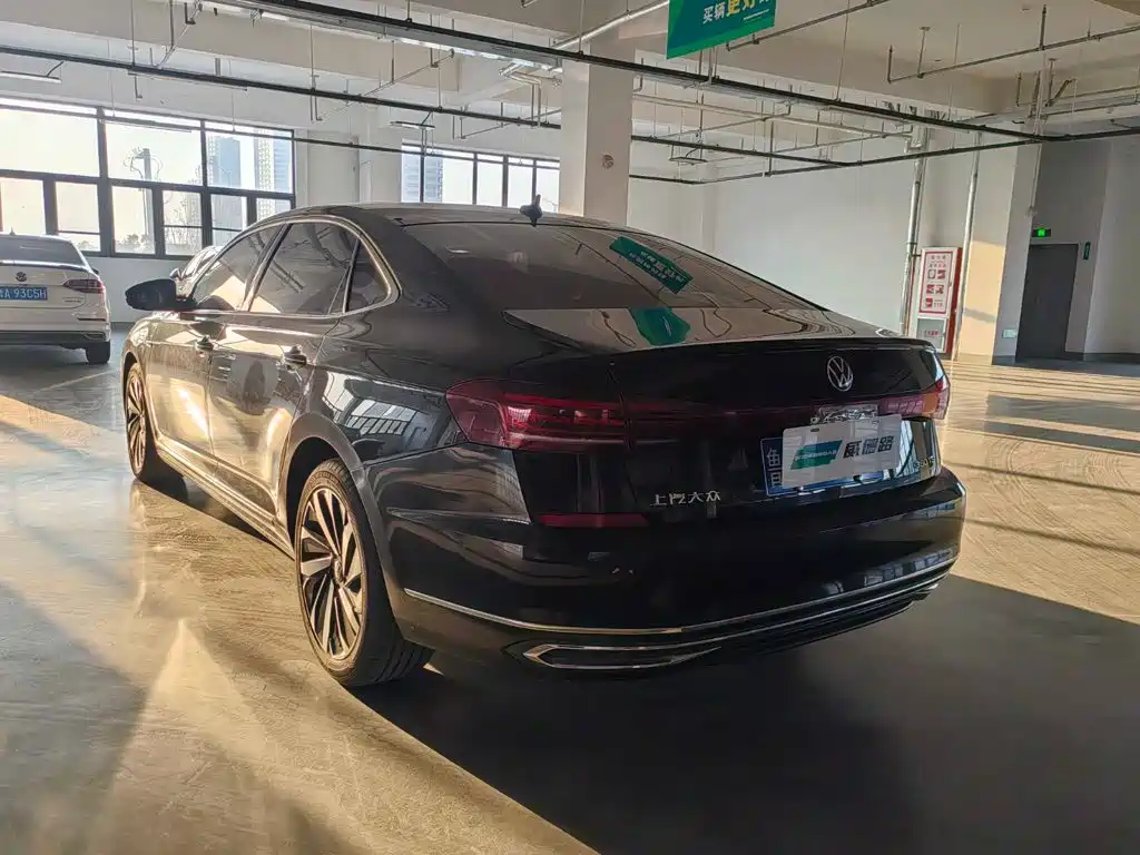 Volkswagen Passat — фото 4