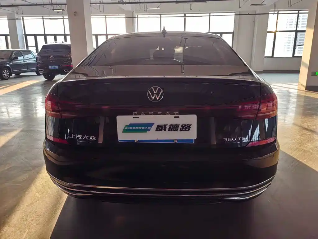 Volkswagen Passat — фото 5