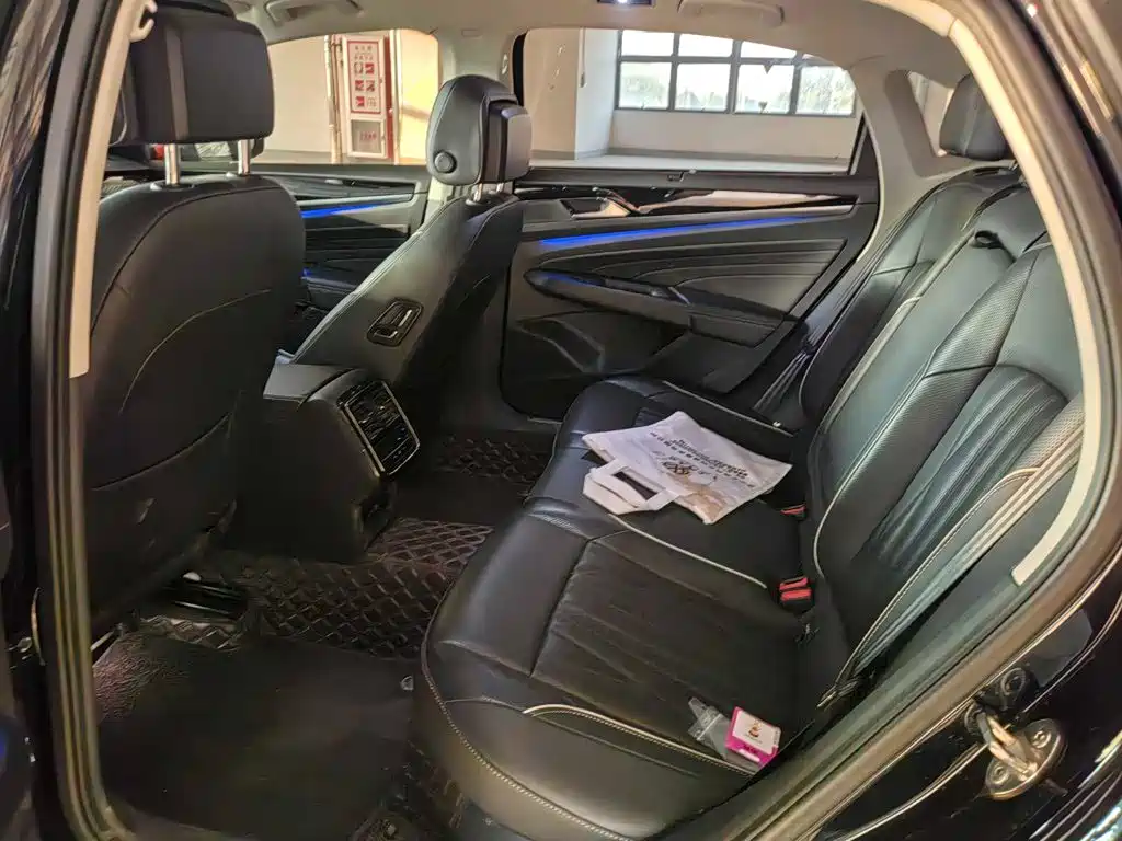 Volkswagen Passat — фото 9