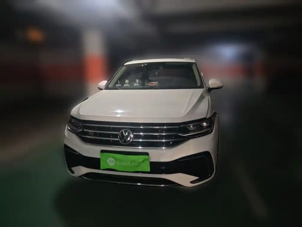 Volkswagen Tiguan L — фото 2