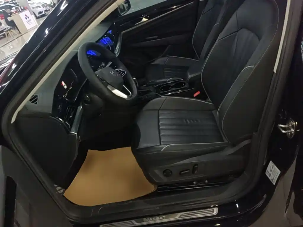 Volkswagen Passat — фото 14