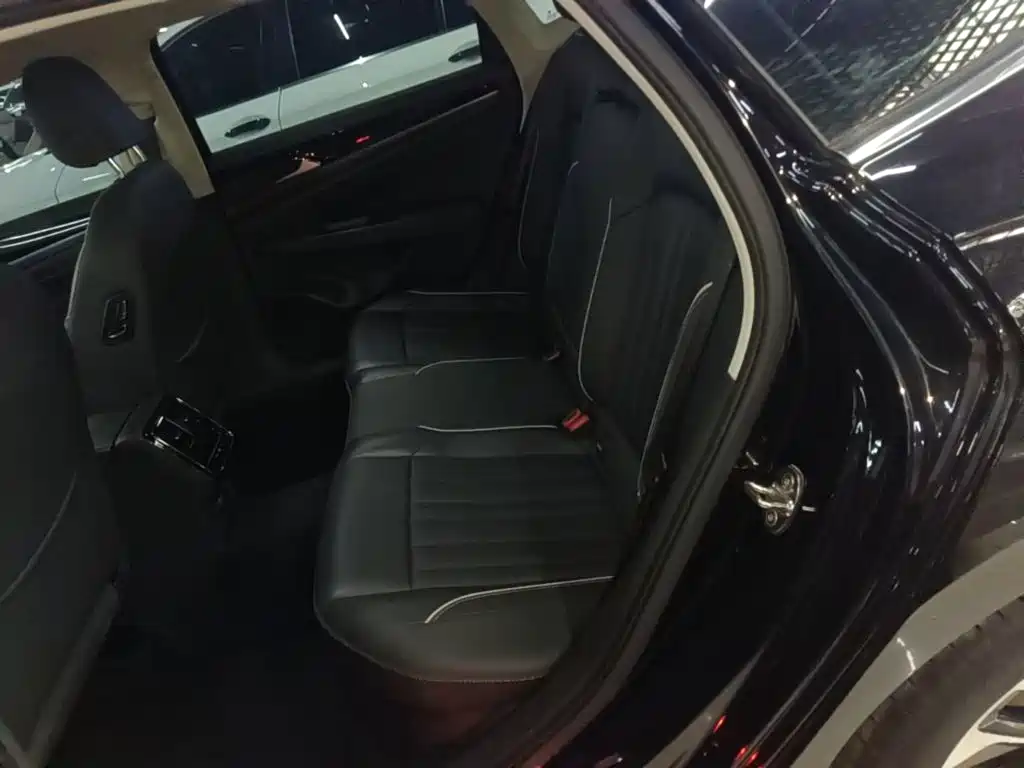 Volkswagen Passat — фото 16