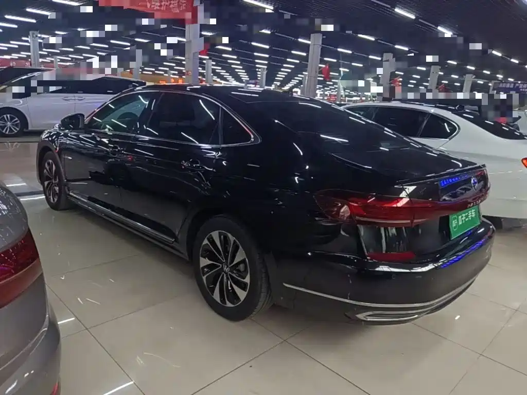 Volkswagen Passat — фото 4