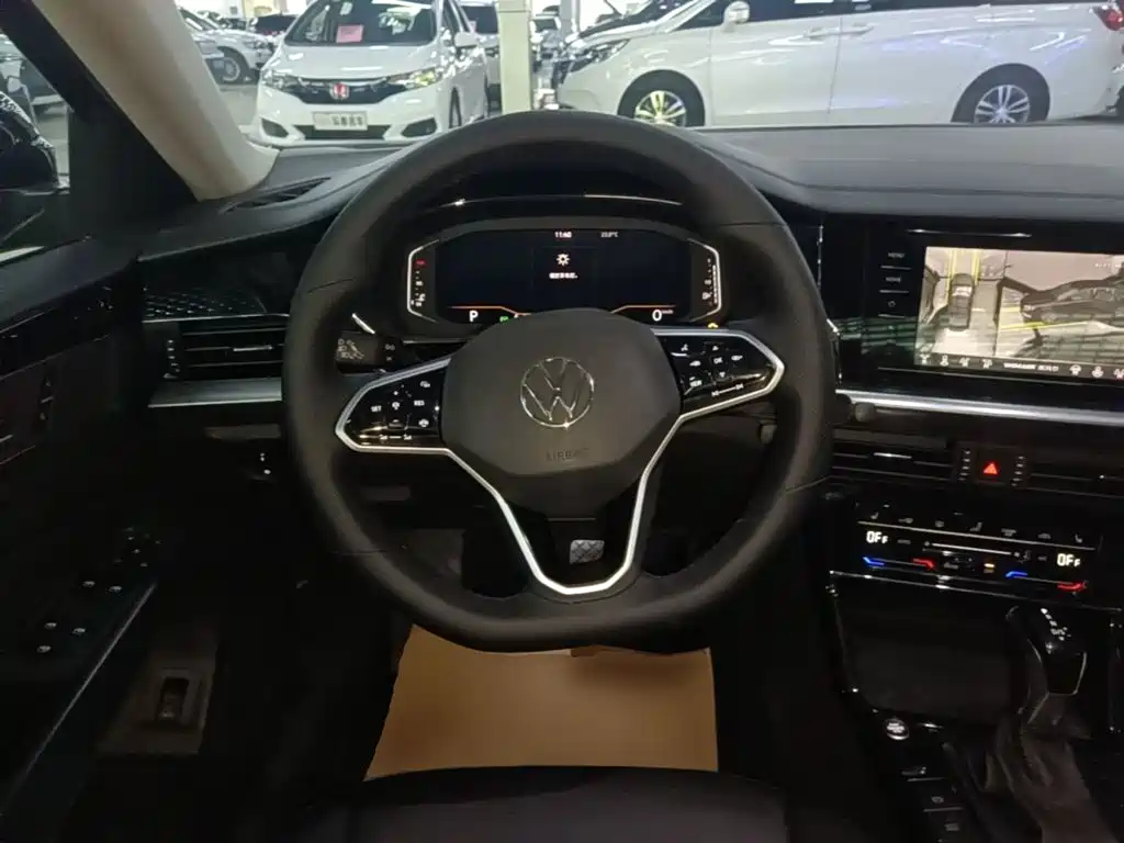 Volkswagen Passat — фото 10