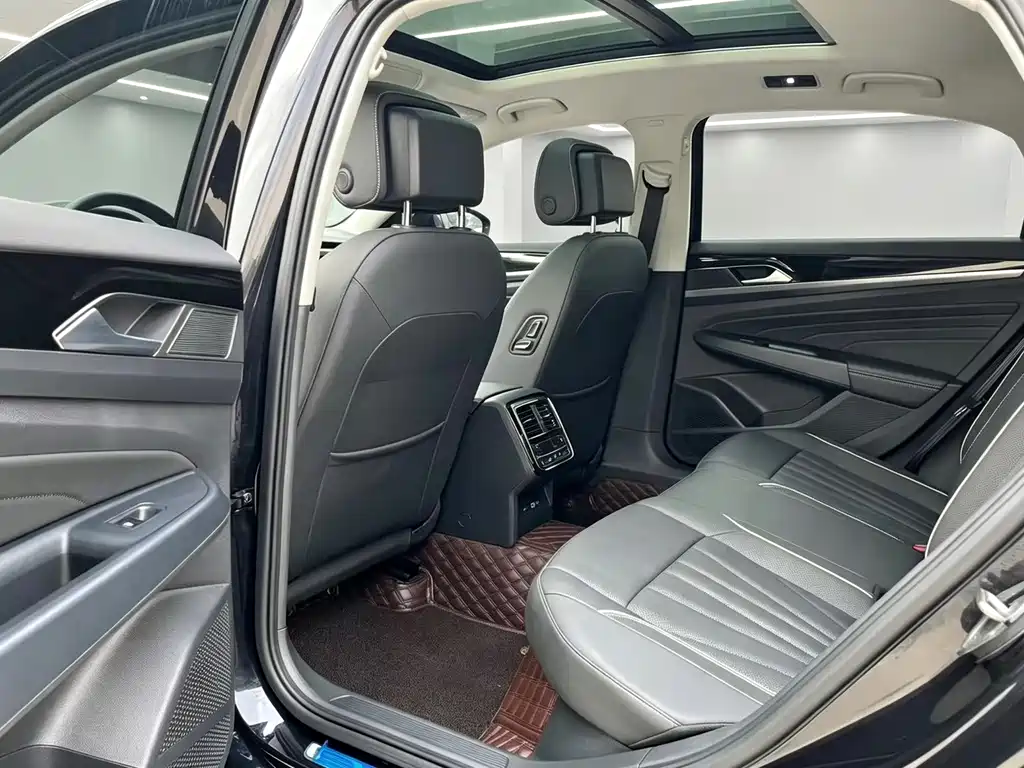 Volkswagen Passat — фото 7