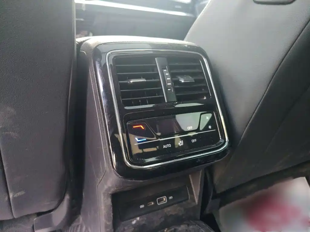 Volkswagen Passat — фото 13