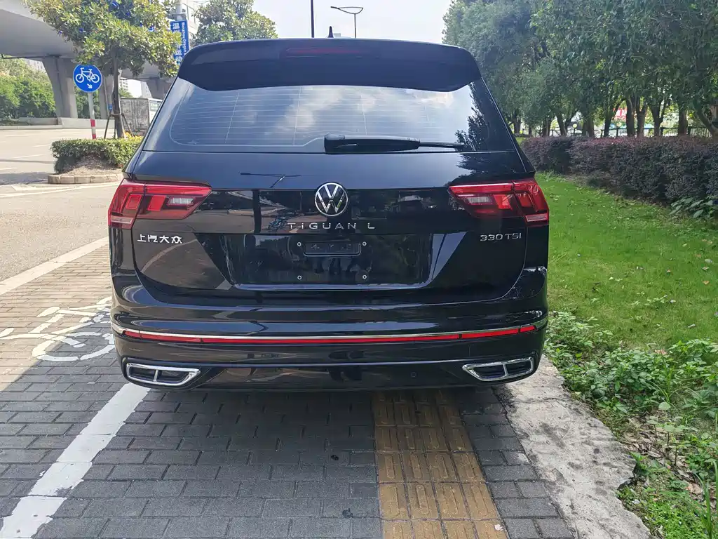 Volkswagen Tiguan L — фото 10