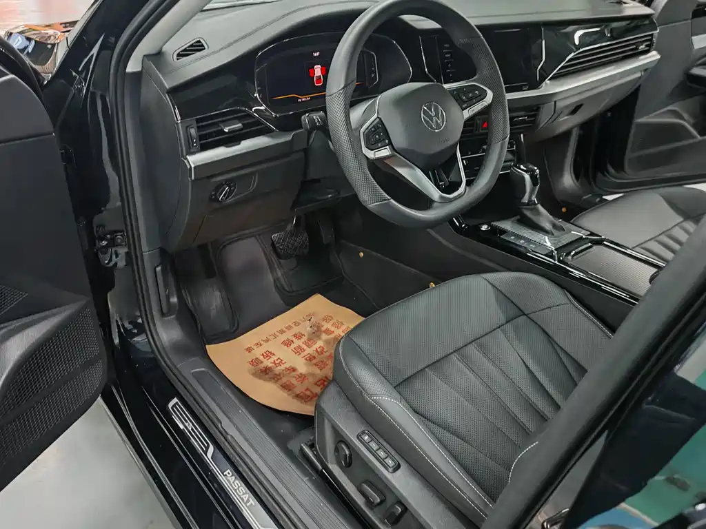 Volkswagen Passat — фото 14