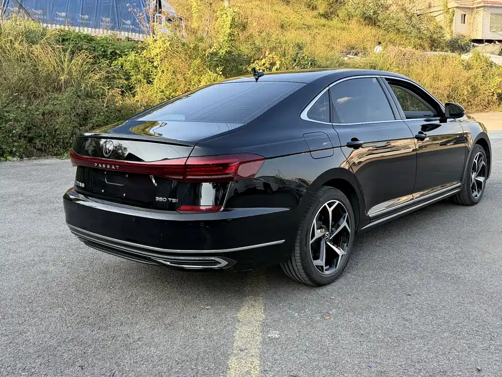 Volkswagen Passat — фото 11