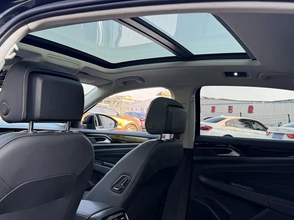 Volkswagen Passat — фото 8