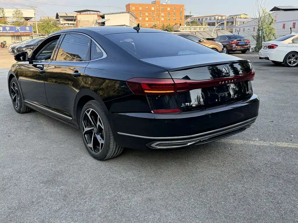 Volkswagen Passat — фото 9
