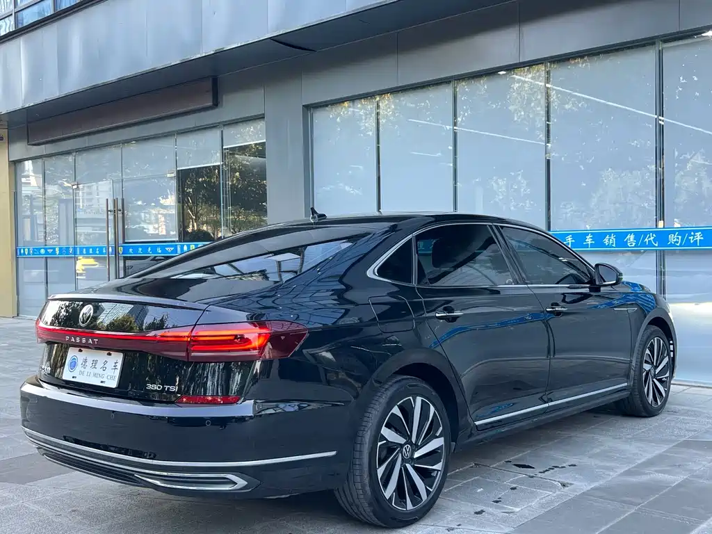 Volkswagen Passat — фото 14