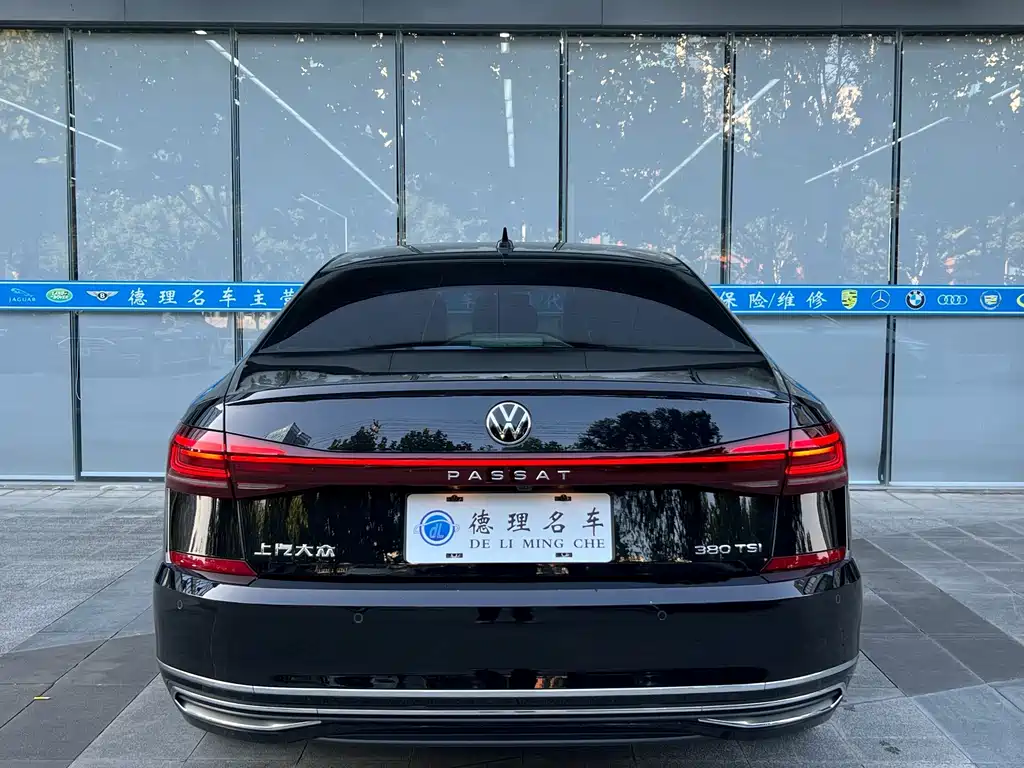 Volkswagen Passat — фото 15