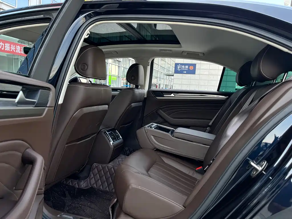Volkswagen Phideon — фото 14