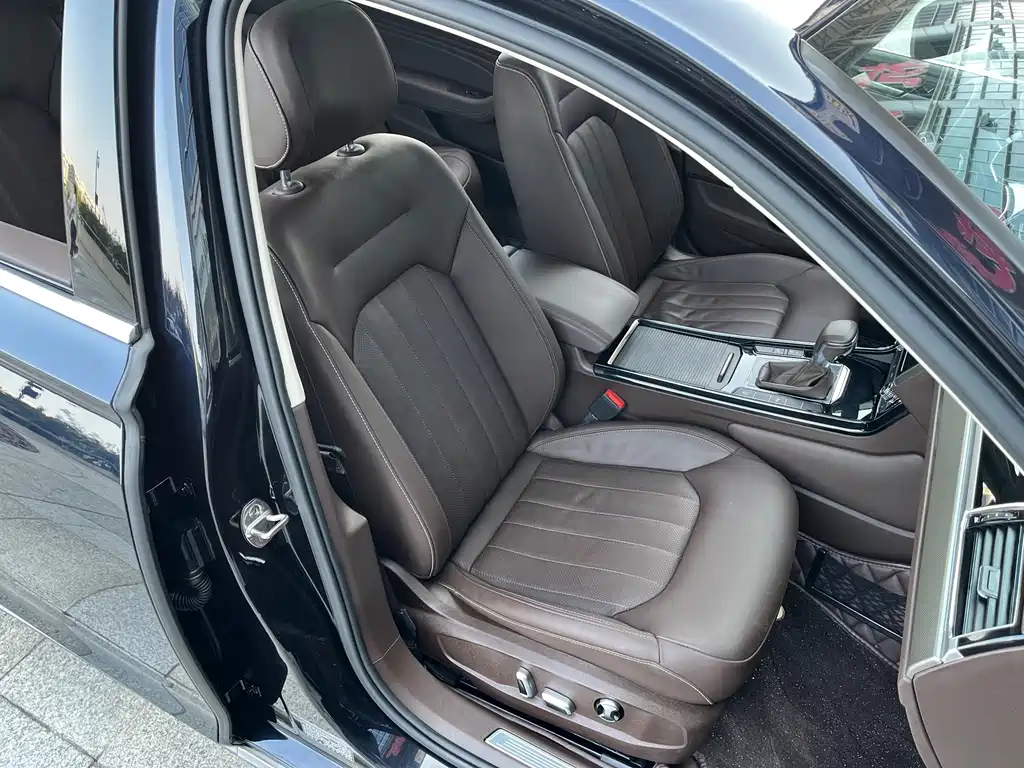 Volkswagen Phideon — фото 18