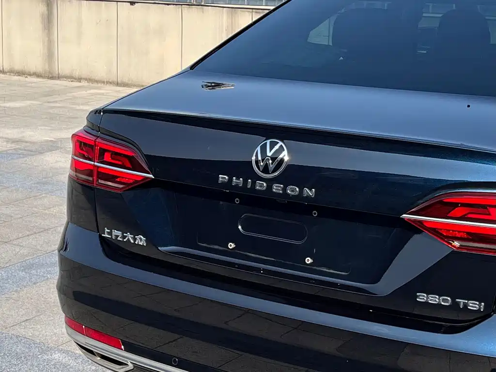 Volkswagen Phideon — фото 7
