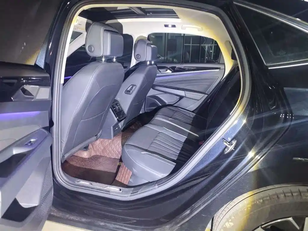 Volkswagen Passat — фото 5