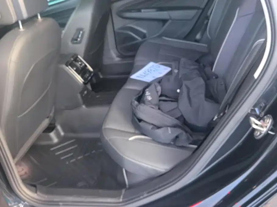 Volkswagen Passat — фото 11