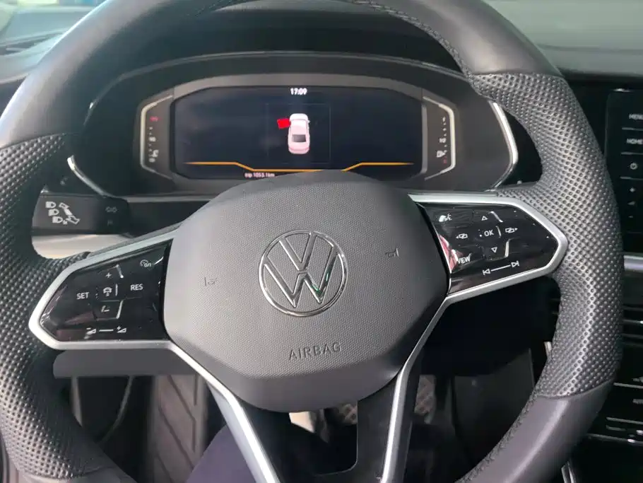 Volkswagen Passat — фото 15
