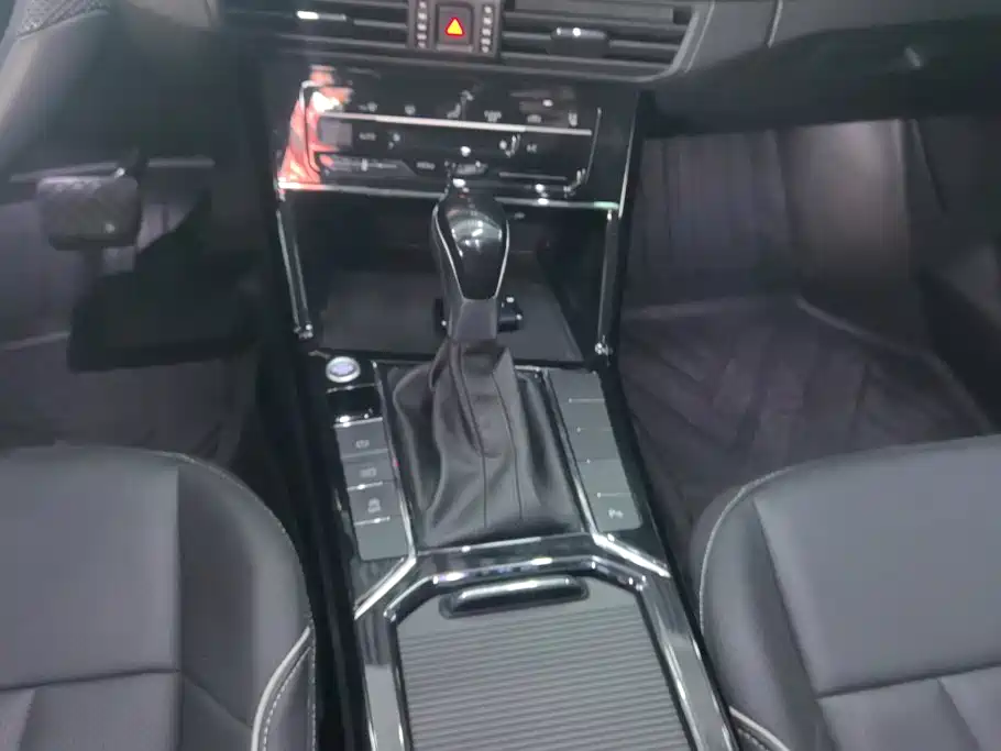Volkswagen Passat — фото 16