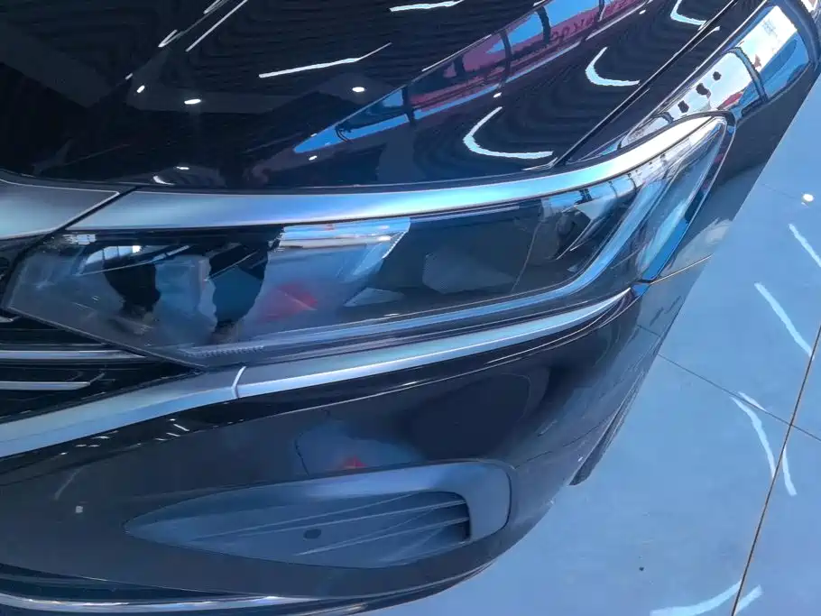 Volkswagen Passat — фото 5