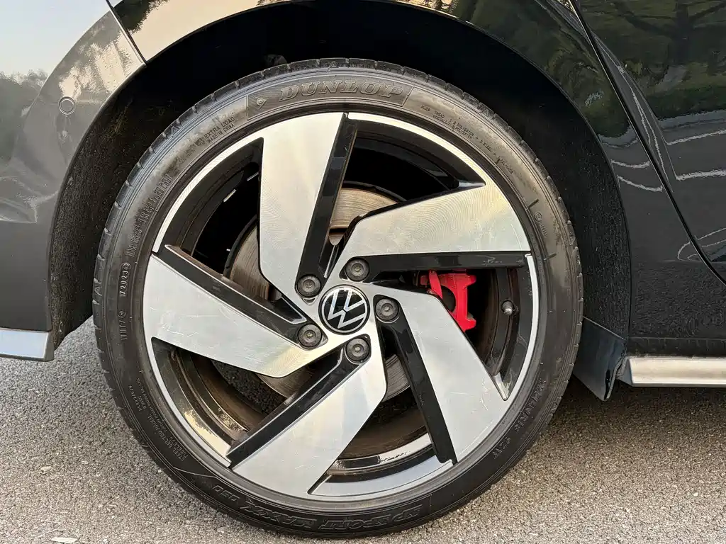 Volkswagen Golf GTI — фото 15