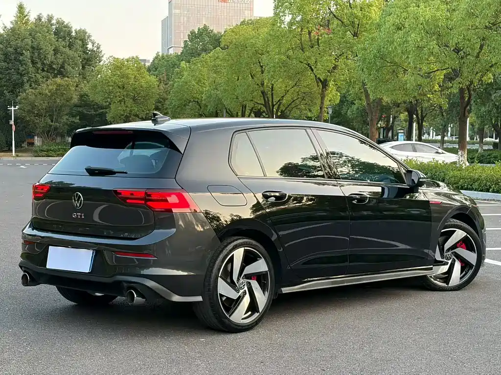 Volkswagen Golf GTI — фото 3