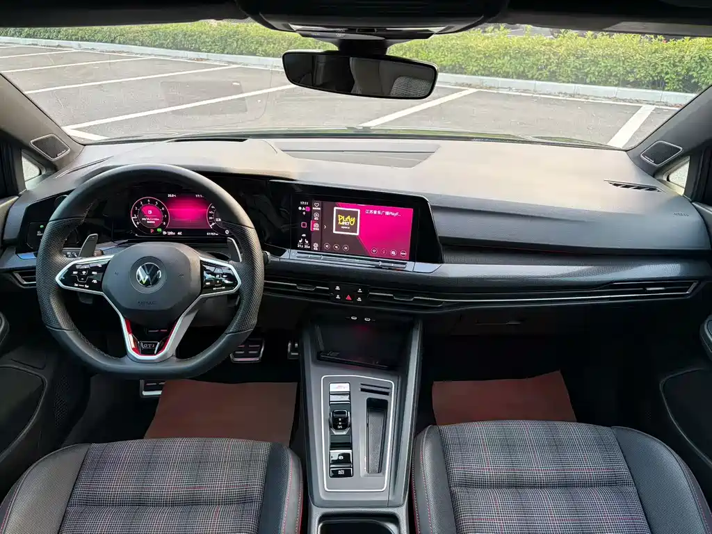 Volkswagen Golf GTI — фото 7