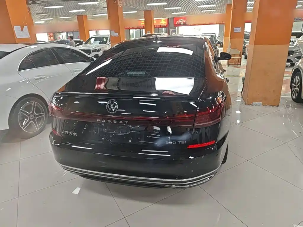 Volkswagen Passat — фото 5
