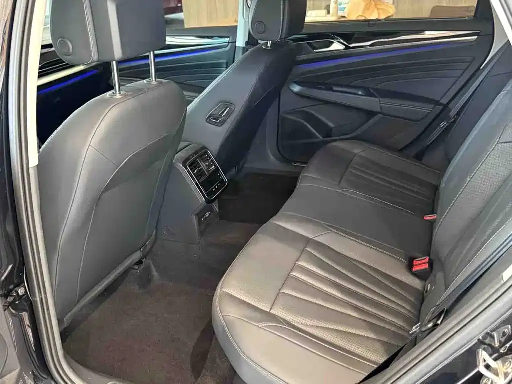 Volkswagen Passat — фото 6