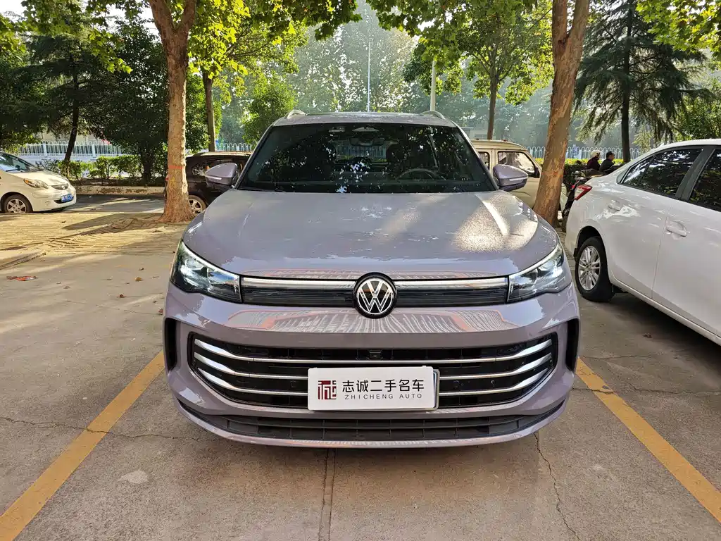Volkswagen Tiguan L — фото 6