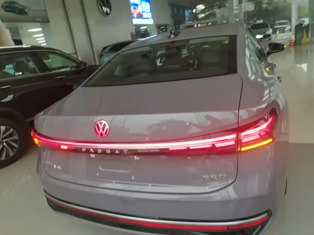 Volkswagen Passat — фото 5