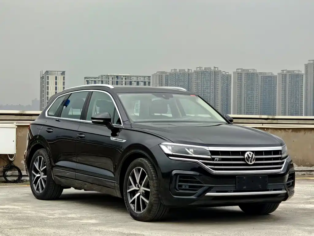 Volkswagen Touareg — фото 3