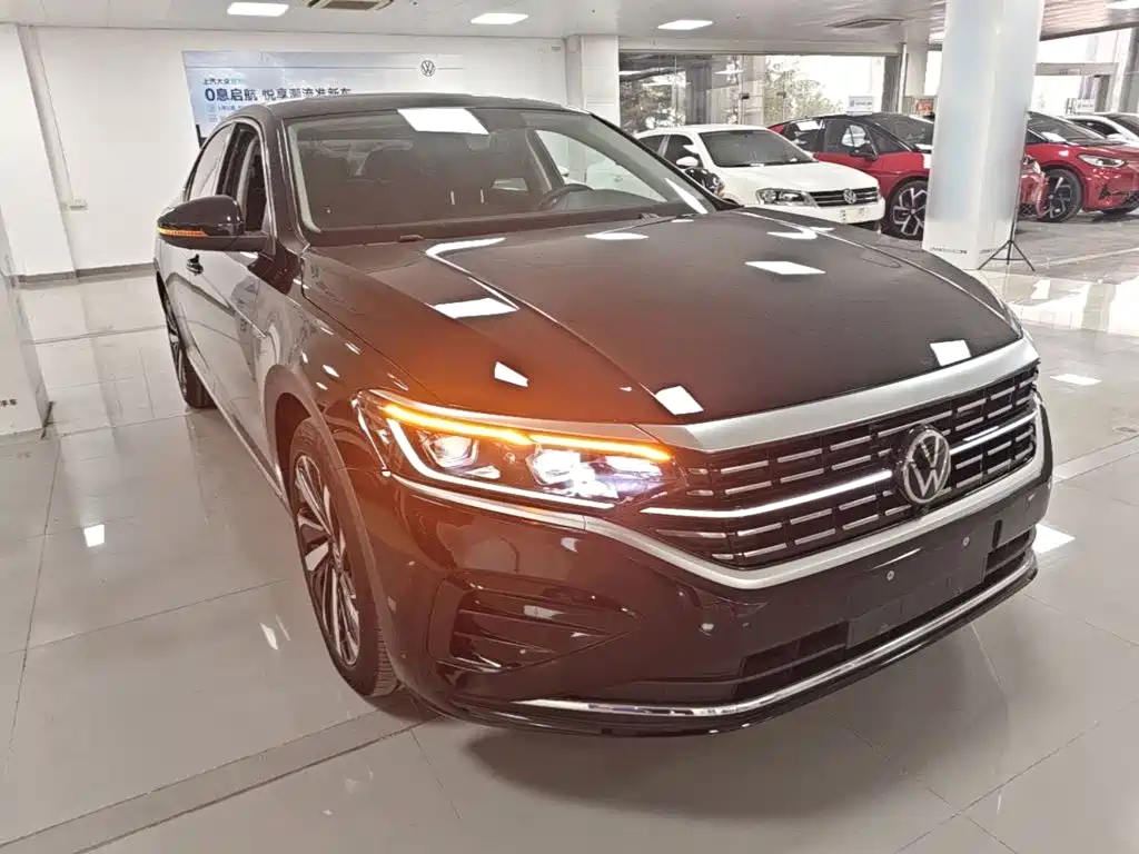 Volkswagen Passat — фото 3