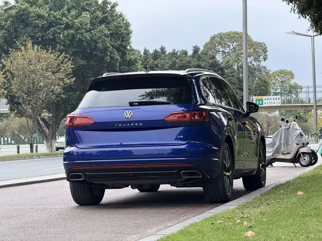 Volkswagen Touareg — фото 4