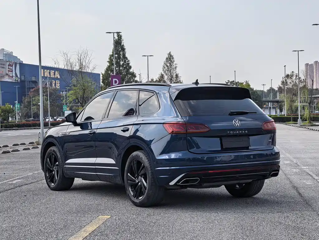 Volkswagen Touareg — фото 5