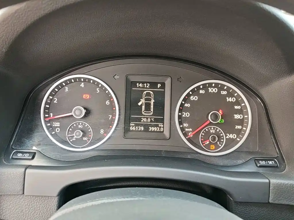 Volkswagen Tiguan — фото 11