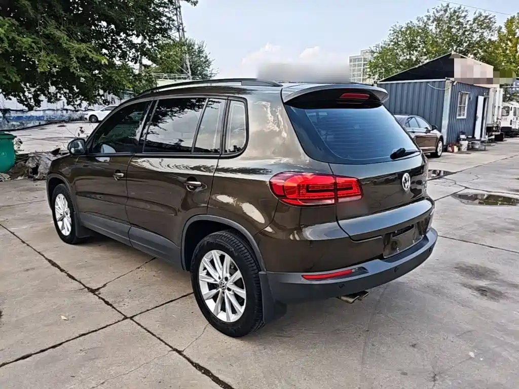 Volkswagen Tiguan — фото 4