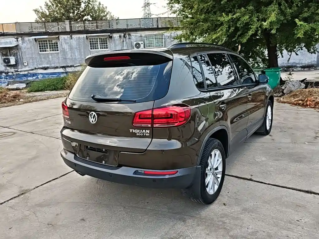 Volkswagen Tiguan — фото 6