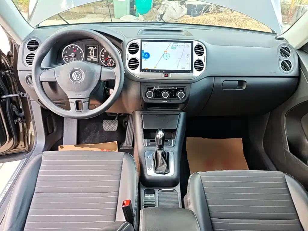 Volkswagen Tiguan — фото 9