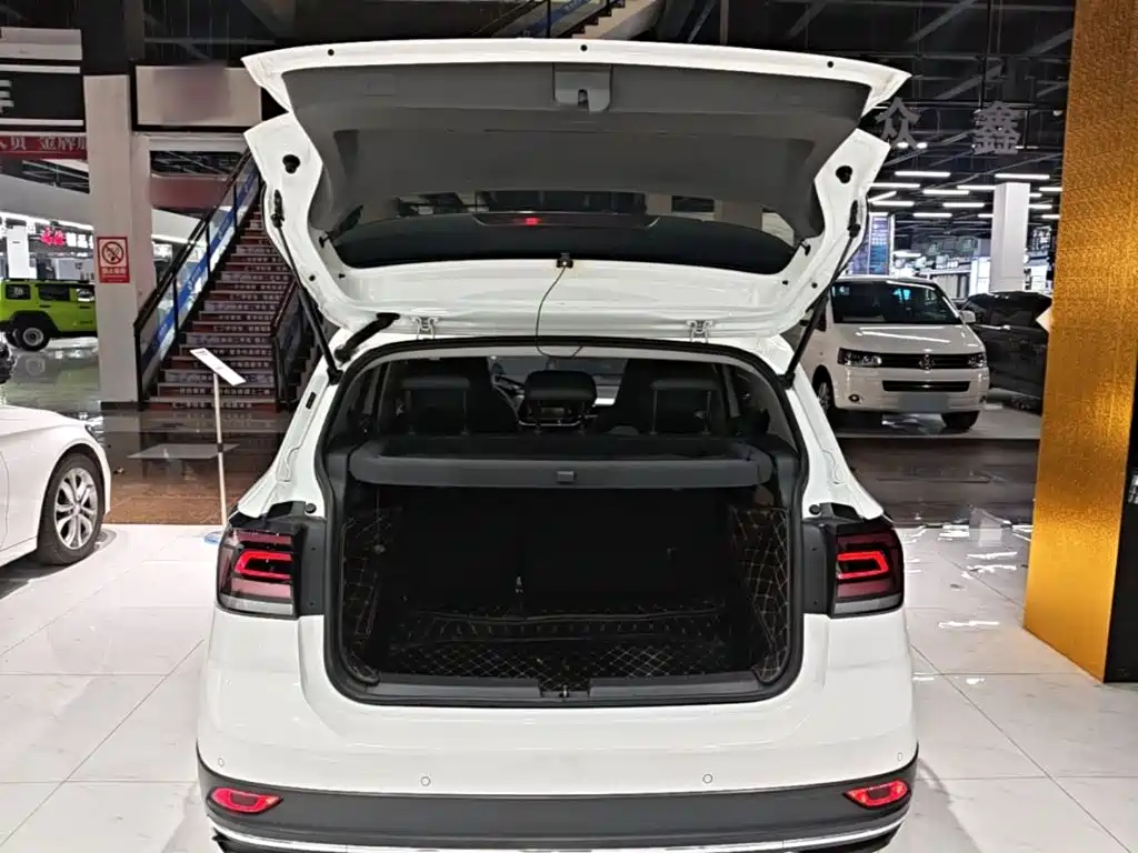 Volkswagen T-Cross — фото 18
