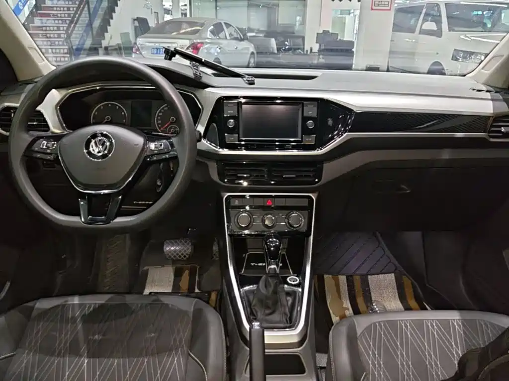 Volkswagen T-Cross — фото 9