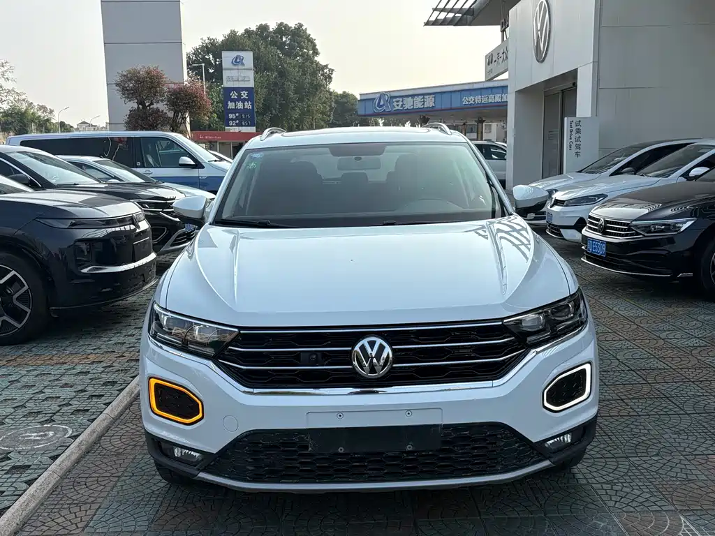 Volkswagen T-Roc — фото 8