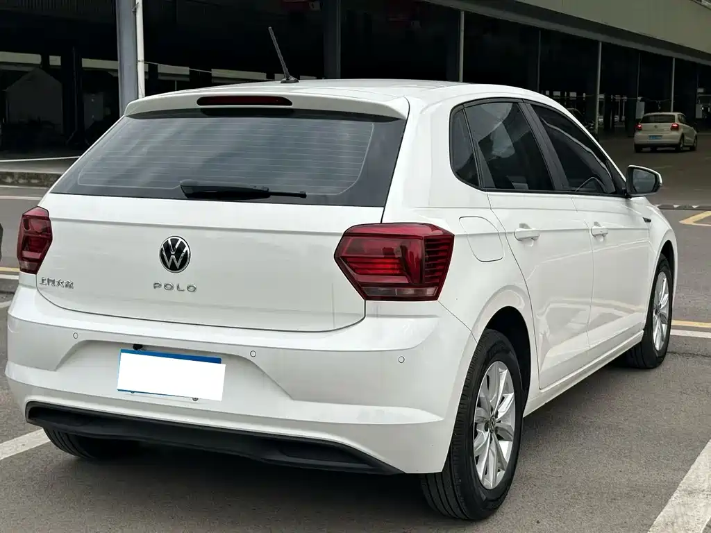 Volkswagen Polo — фото 10